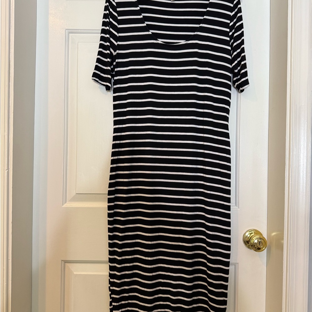 Love Fire XL Black and White Striped Dress with half sleeves